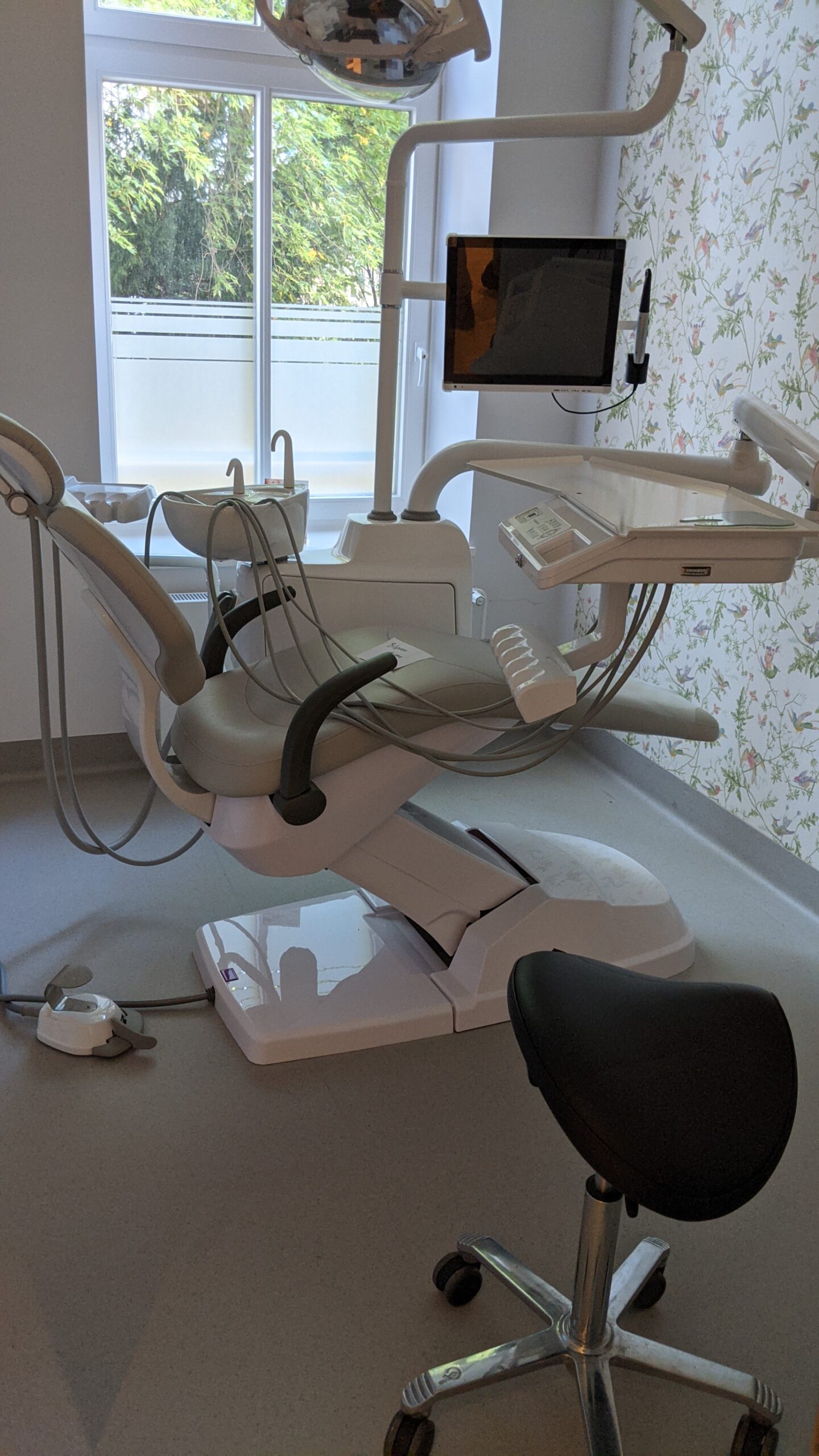 Dental chair repair troubleshooting in Vancouver
