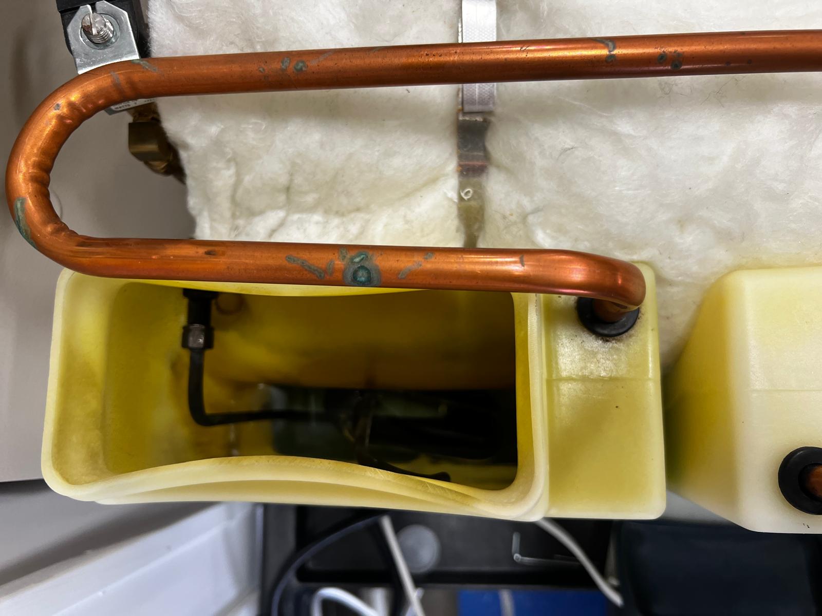 Steam leak around autoclave gasket during heat-up