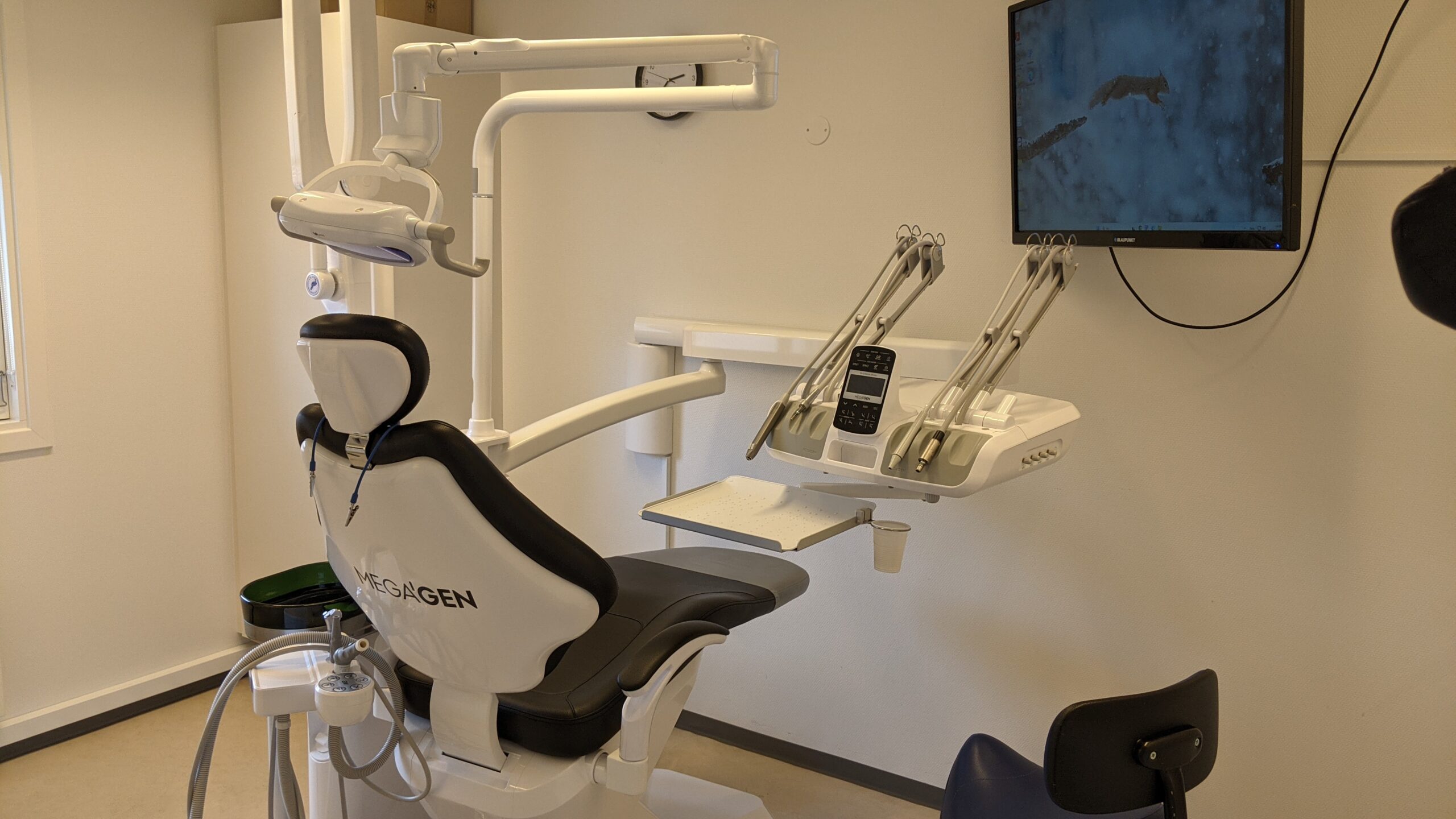 Dental chair troubleshooting for a water delivery issue